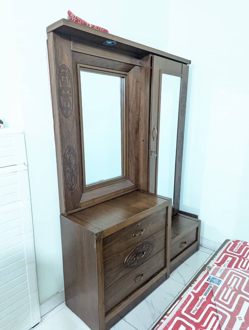 Double bed with dressing 3