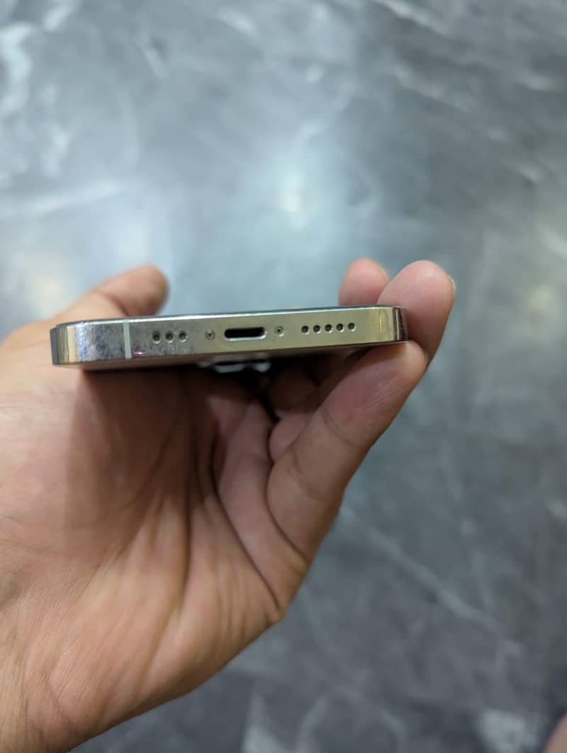 Apple iPhone 12 Pro 3