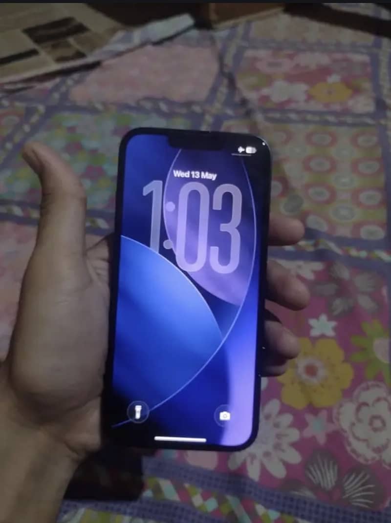 Apple iPhone 13 1