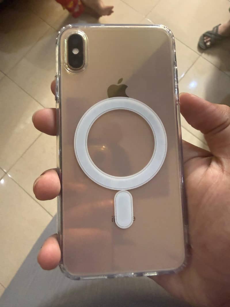 iphone xs max 4