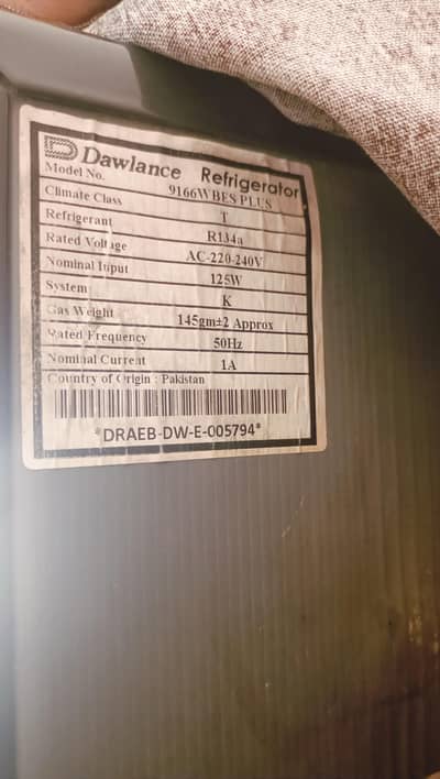 i am selling my refrigerator in good condition good cooling