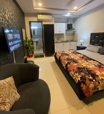 Daily basis weekly basis studio fully furnished luxury apartments available for rent Gulberg greens Islamabad