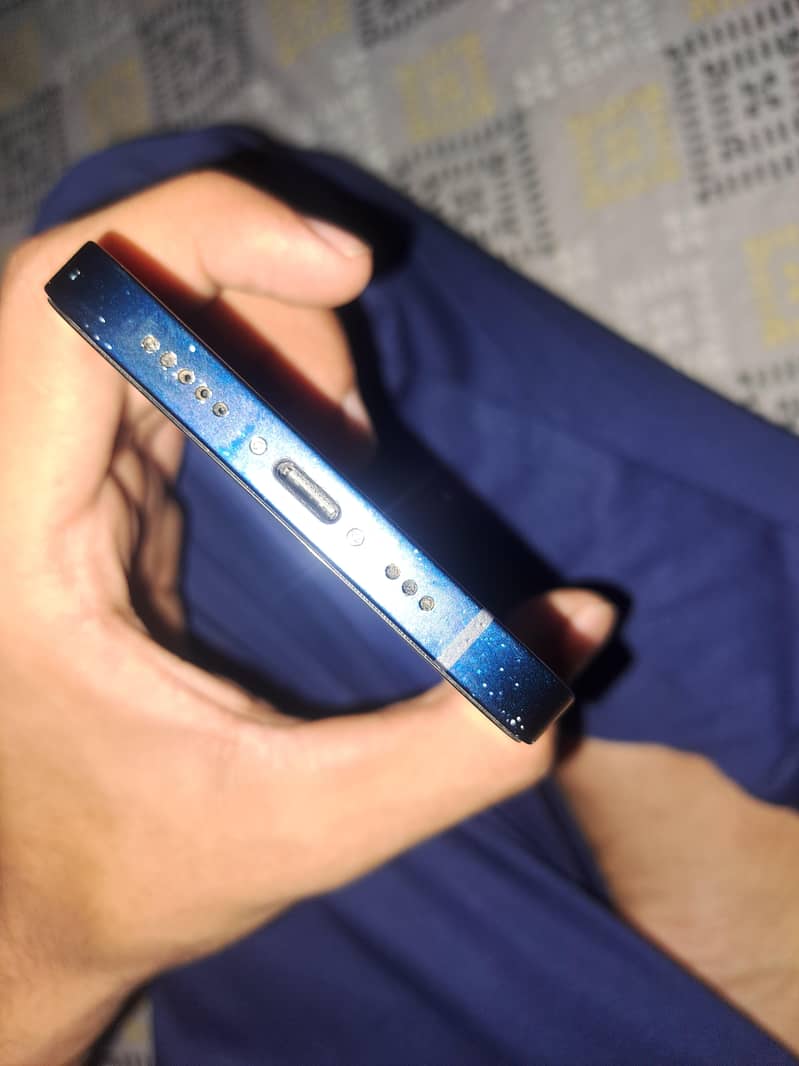 Apple iPhone 12 1
