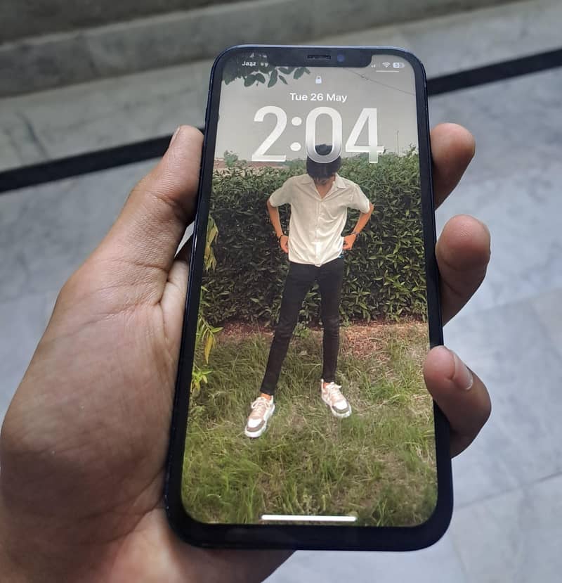 Apple iPhone 12 3