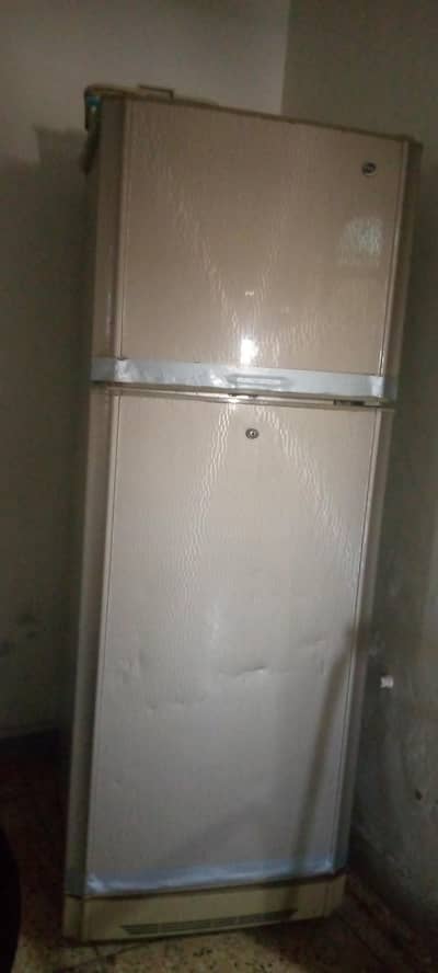 Running condition large de-frost fridge