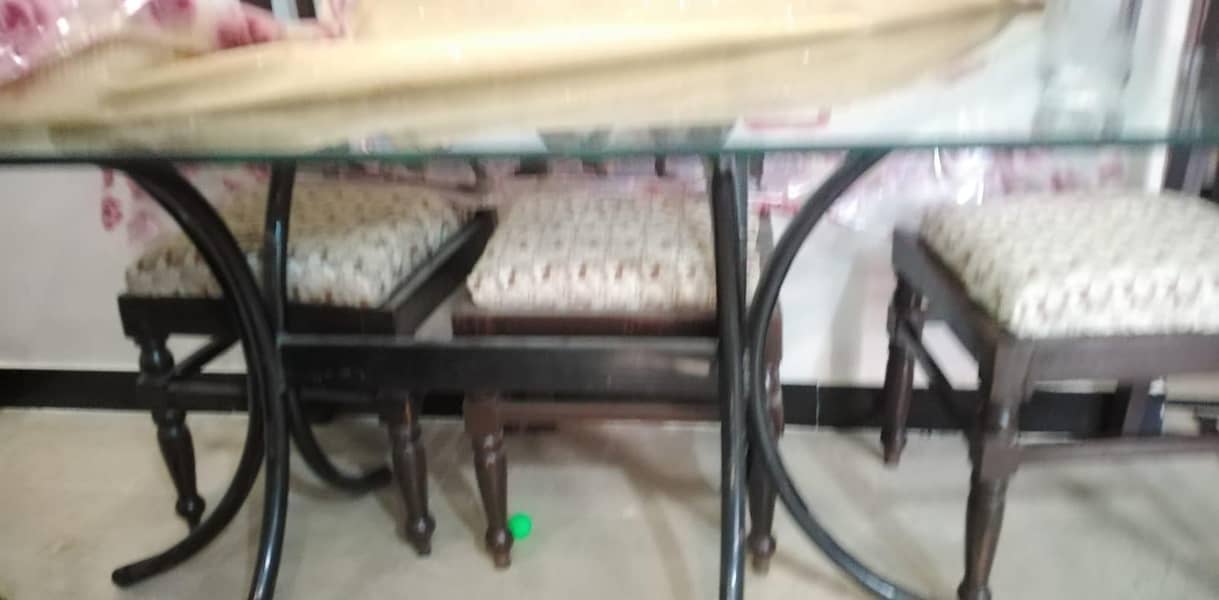 dining table and chairs 0