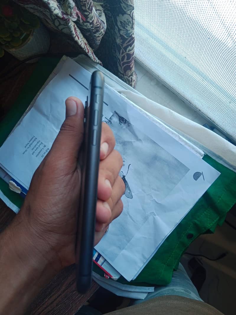 Apple iPhone 11 6