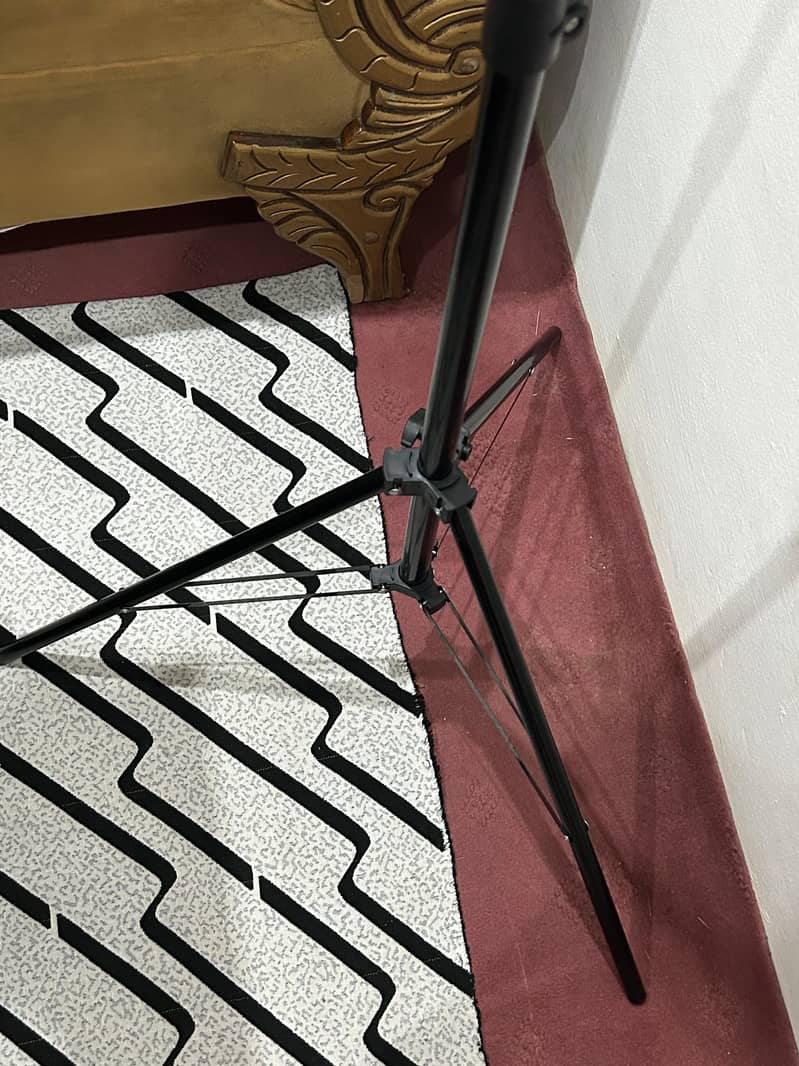 Tripod Stand 3