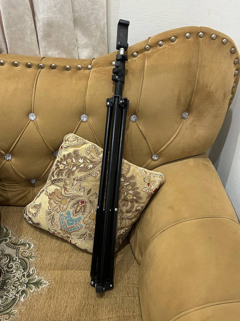 Tripod Stand 4