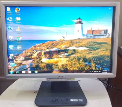 Acer 19 inch wide only lcd with box for sell