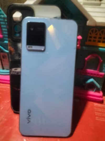 Vivo V21