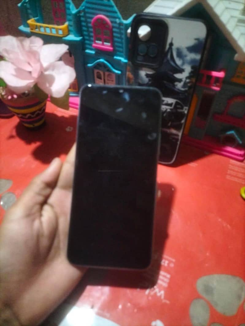 Vivo V21 3