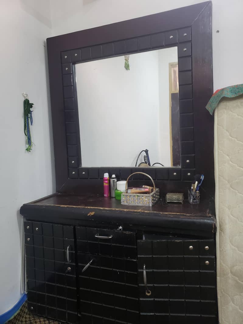 dressing table 1