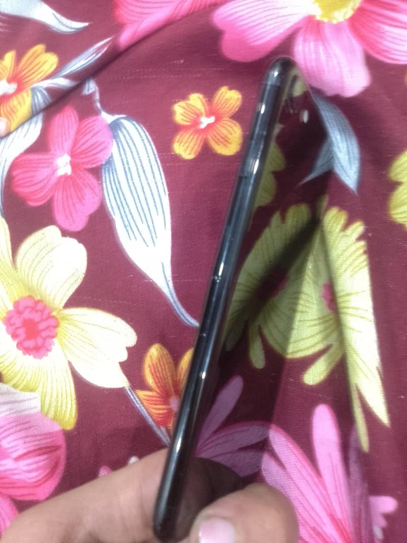 Apple iPhone 7 3