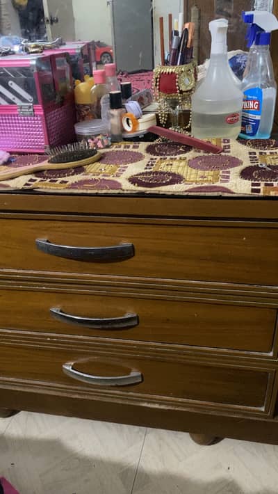 Dressing Table with big mirror