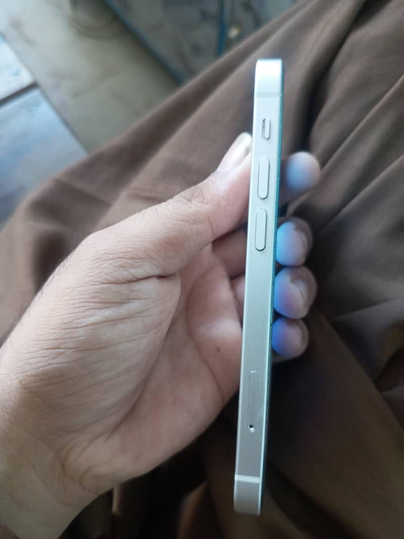 Apple iPhone 12 mini 4
