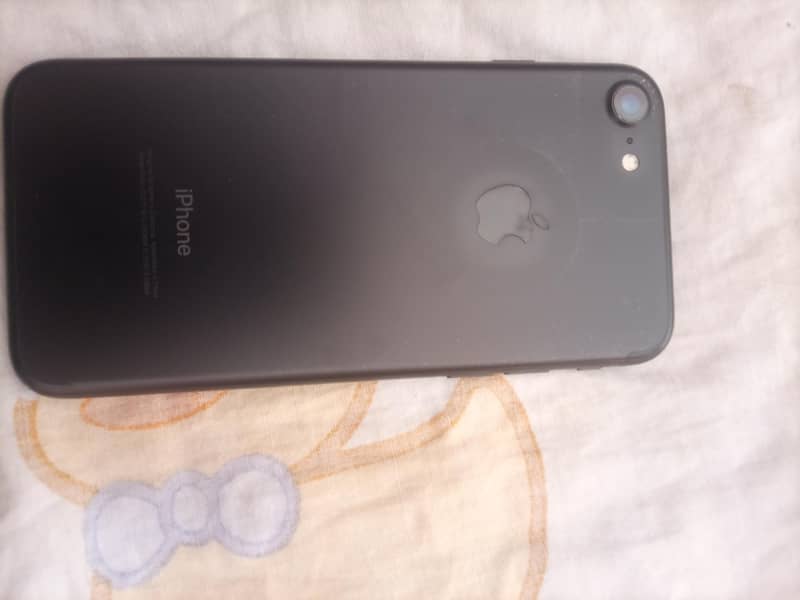 Apple iPhone 7 0