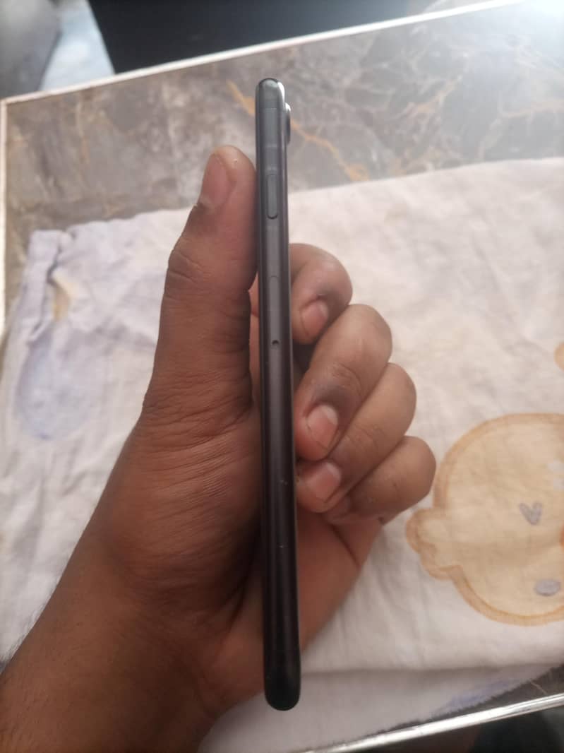 Apple iPhone 7 2