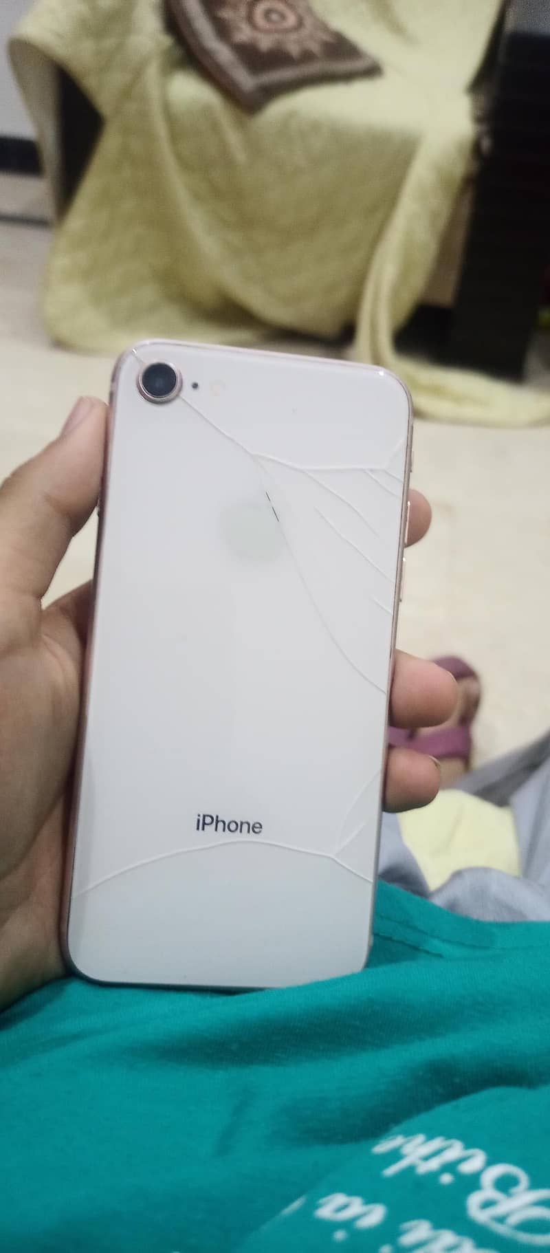 Apple iPhone 8 5