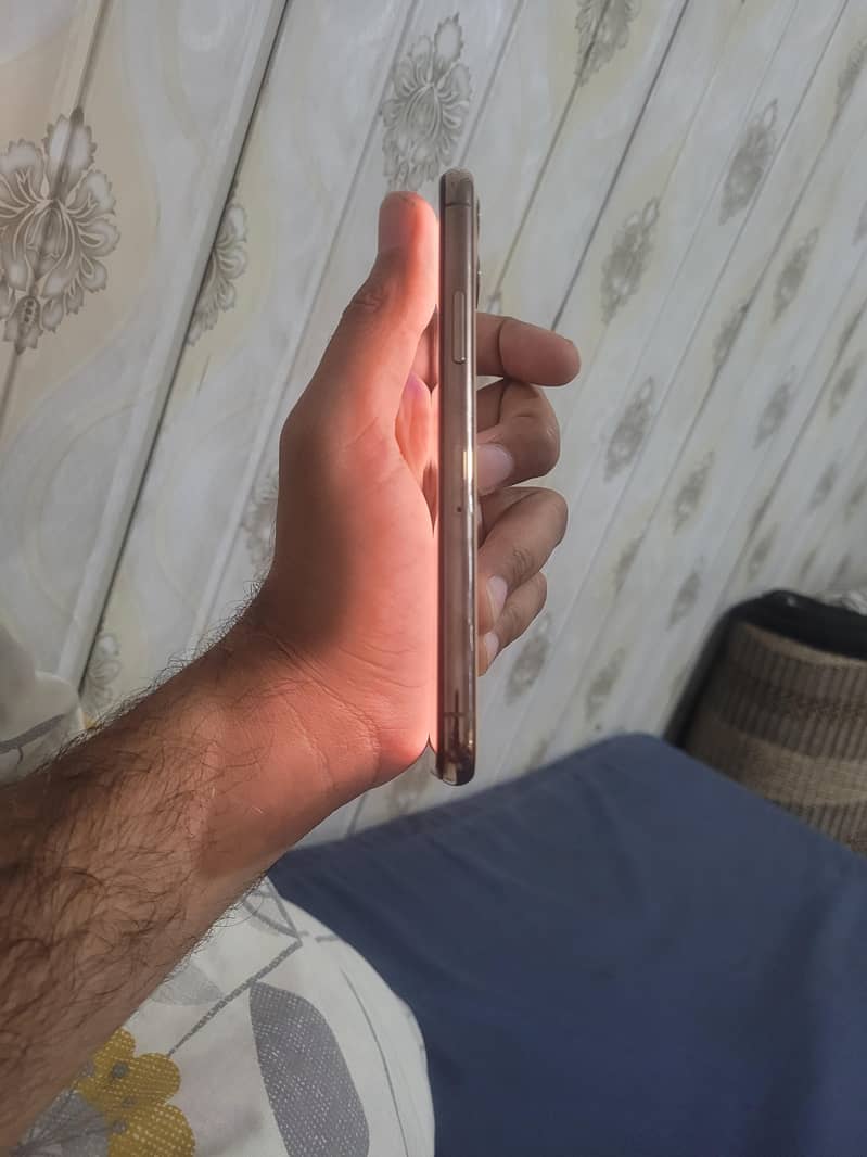 Apple iPhone 11 3
