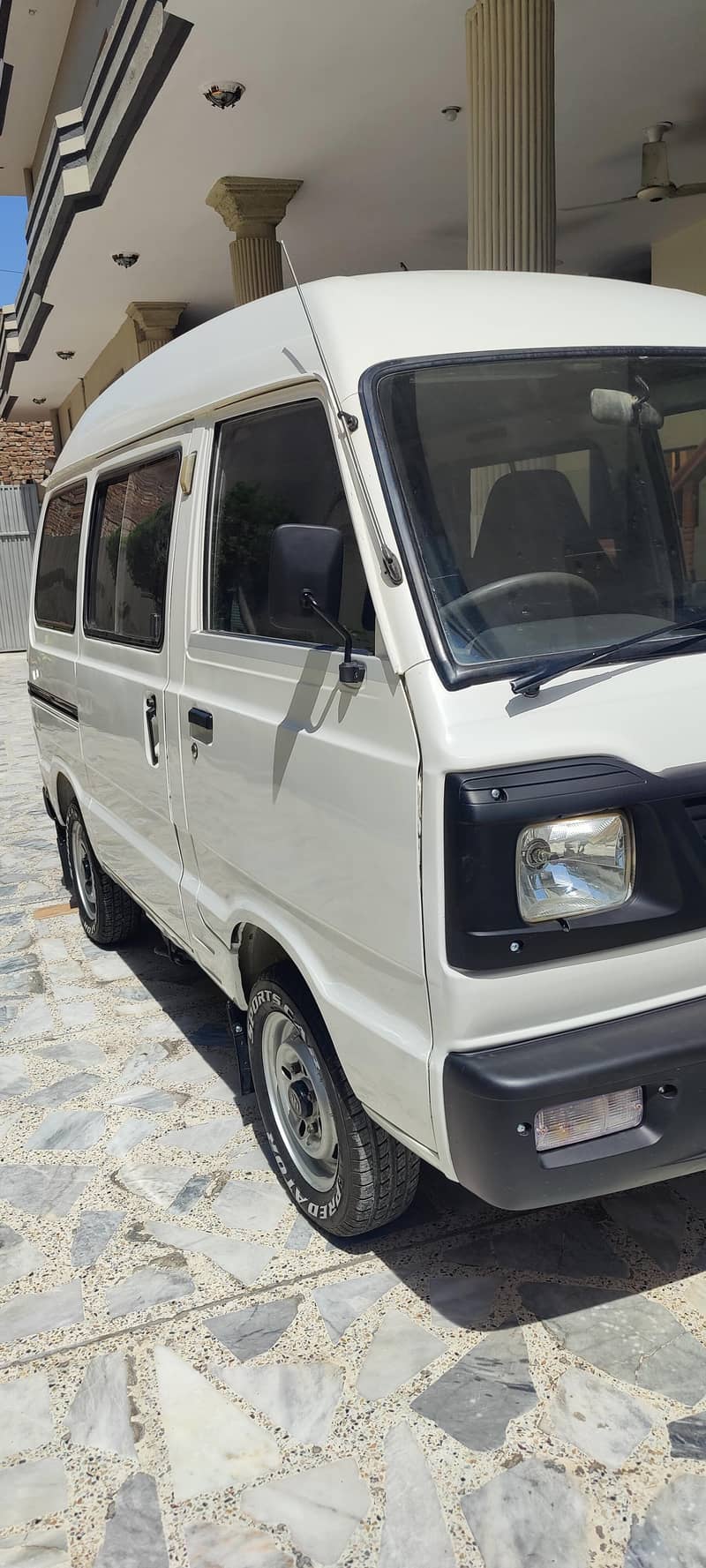 Suzuki bolan 1
