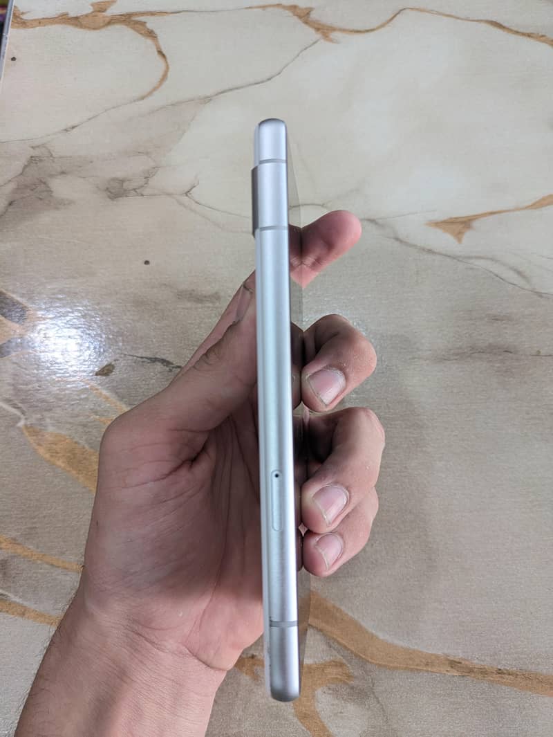 Google Pixel 7a 2