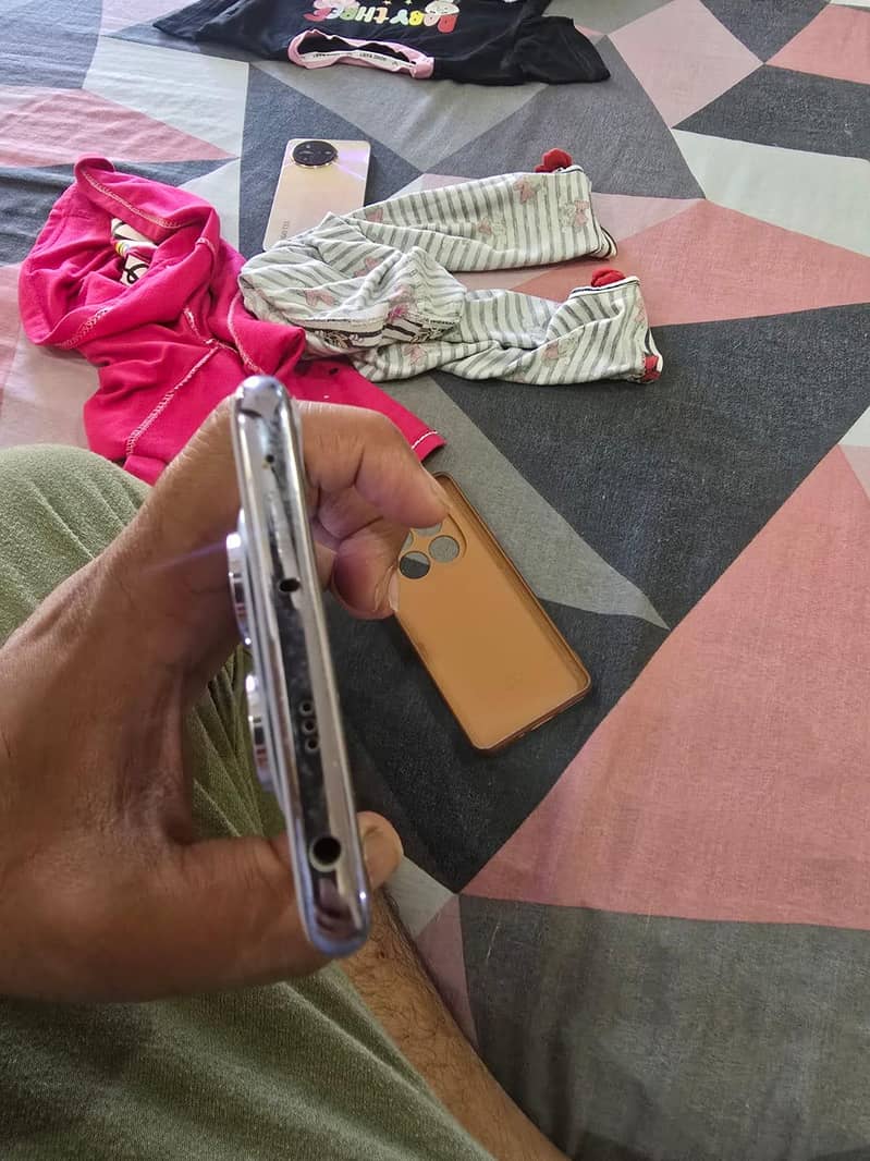 Xiaomi Redmi Note 14 Pro 1