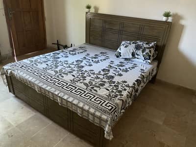 Bed for sale with moltyfoam mattress
