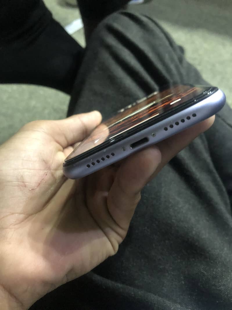 iPhone 11 0