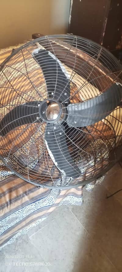 I am selling my bracket fan