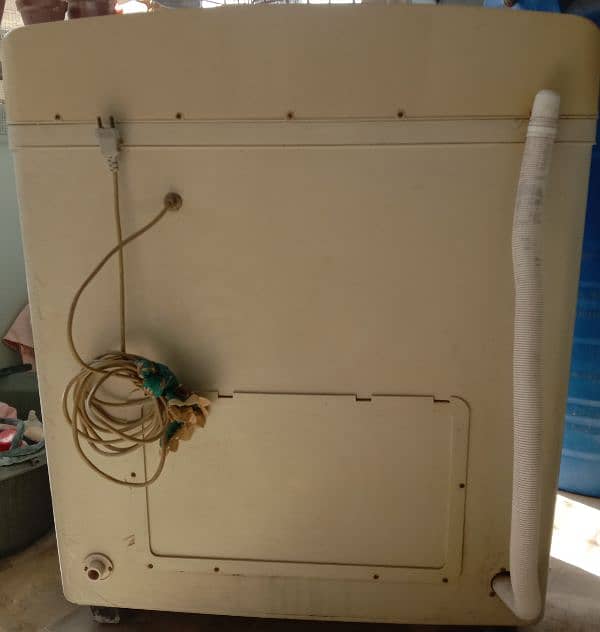 Semi Automatic Washing Machine 2