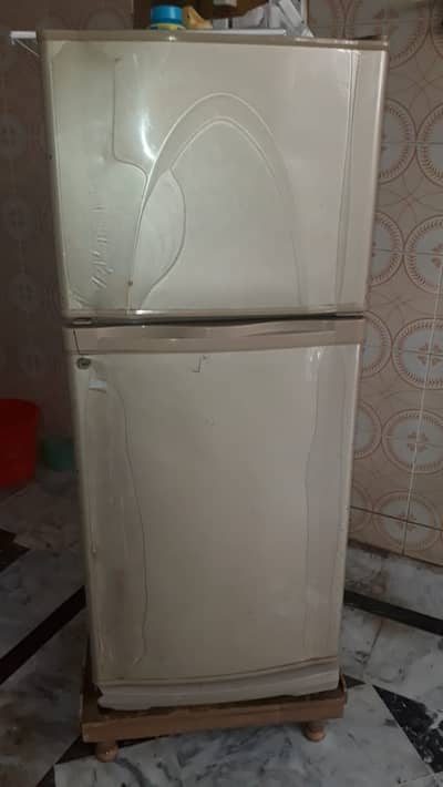 Refigrato, is a urgent sale. . ;