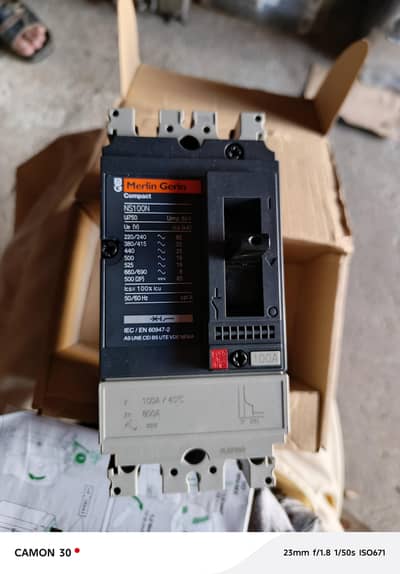 ac ~dc⎓ heavy duty Schneider Merlin gerin 100% original breaker