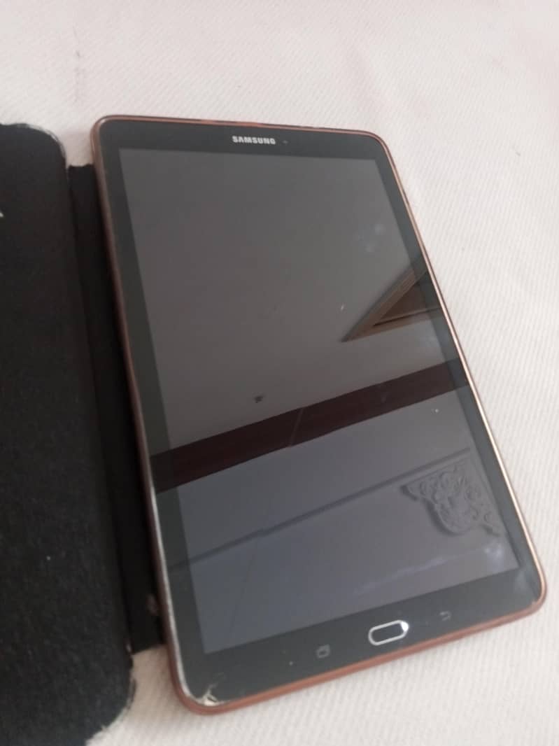 Glaxay Tab E 3