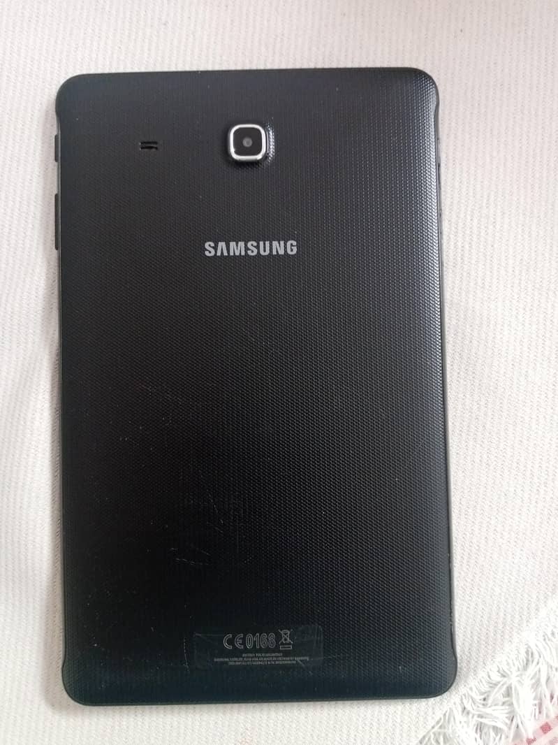 Glaxay Tab E 4