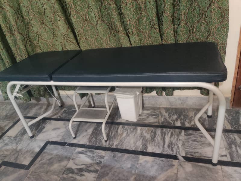 Examination Couch+ stool 0