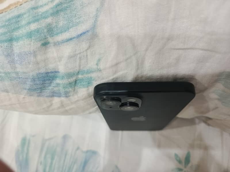Apple iPhone 15 3