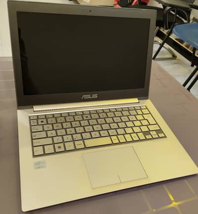 ASUS Zenbook UX31E Ultrabook Core i7 4GB RAM 128GB SSD.