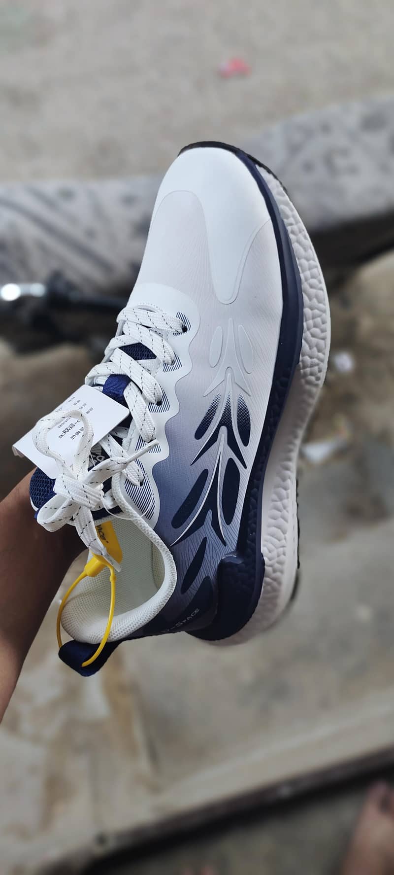 D space shoes 0