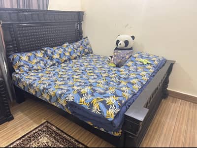 Pure sheesham wood king size bed set with 2 side tables+dressing table