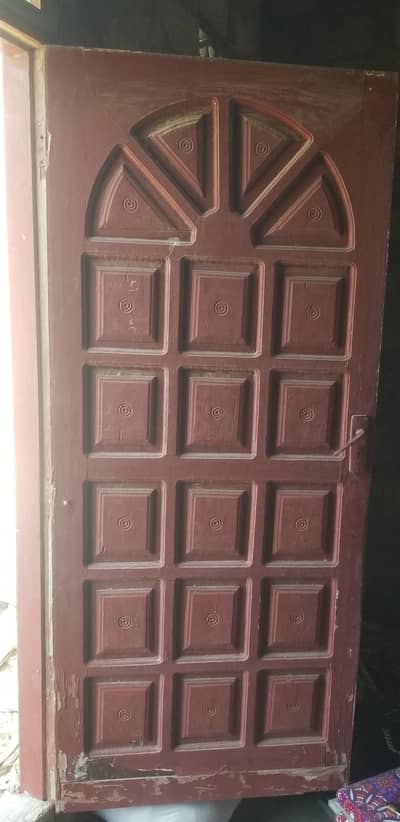 100% lakri ka hai gate or chaukhat 2 darwaze hai