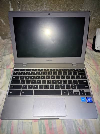 Samsung Chromebook 4. Core i3.4/32. (Read Description).