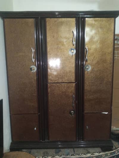 Steel Almirah / Cupboard – 6ft3 | Built-in Safe | Like New Condition