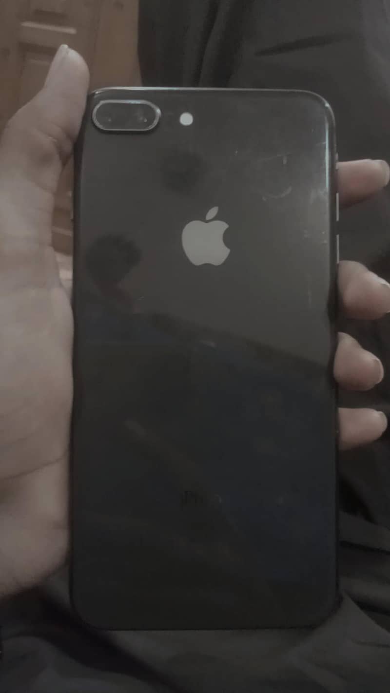 Apple iPhone 8 Plus 0
