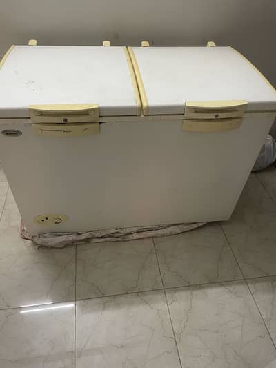Waves freezer almost new condition for sale
