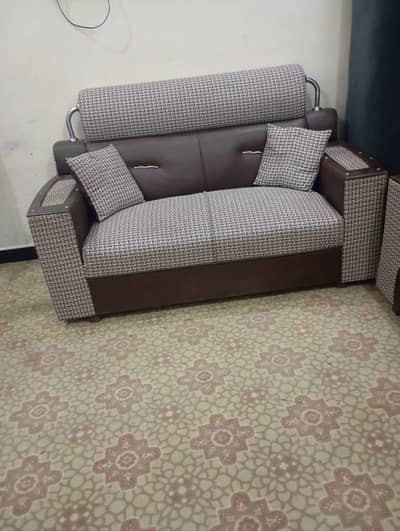 furniture saler