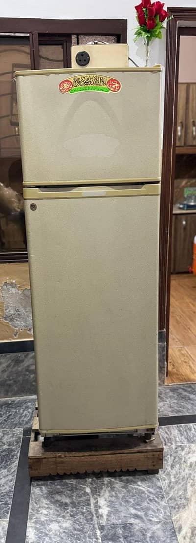 Refrigerator/fridge/Medium Refrigerator/Medium fridge in good
