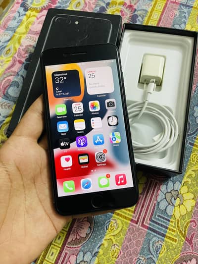 iPhone 7Plus PTA Approved Complete Box