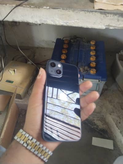 Apple iPhone 13