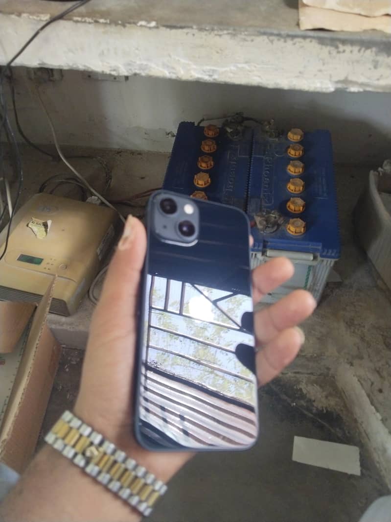 Apple iPhone 13 0